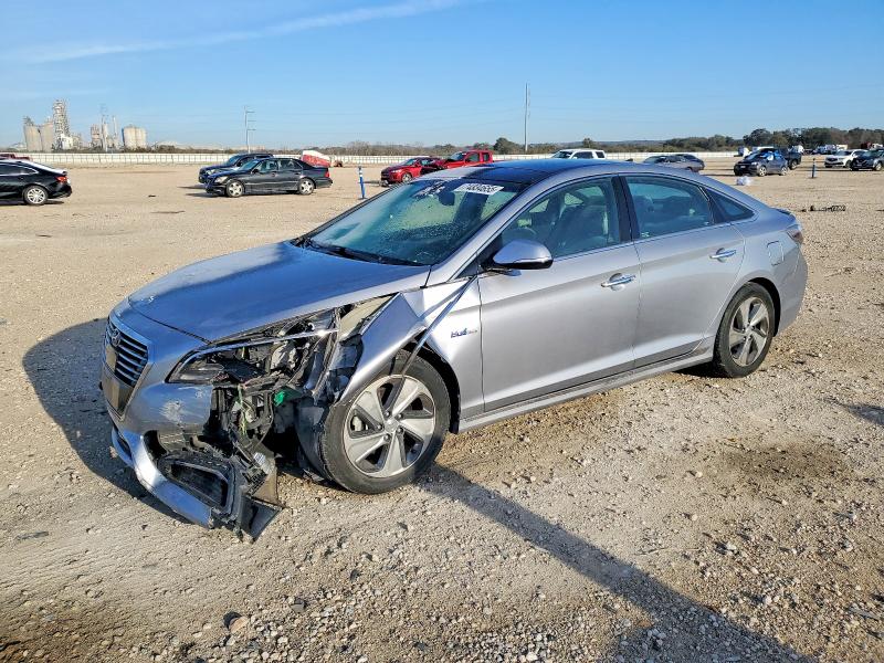 HYUNDAI SONATA HYB 2016 with VIN KMHE34L17GA019315 - Photo from auction
