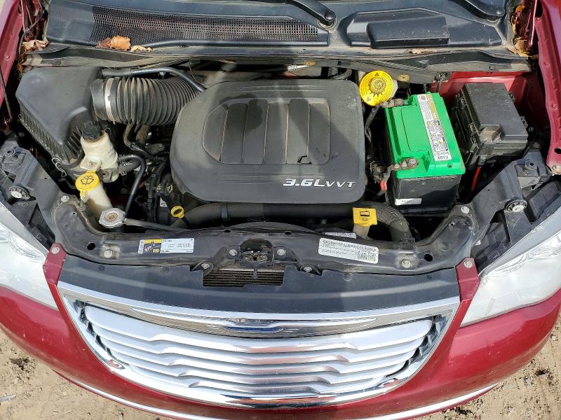 Photo 11 from auction – 2015 CHRYSLER TOWN & COU with VIN 2C4RC1BG8FR609155