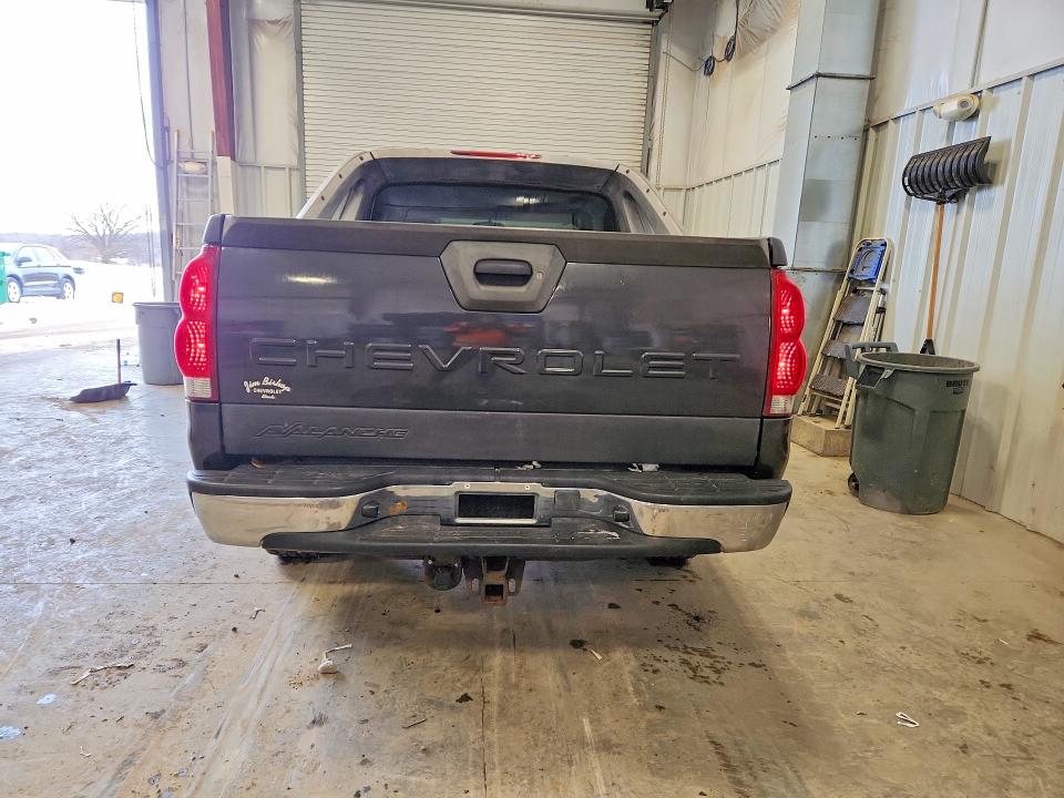 Photo 6 from auction – 2005 CHEVROLET AVALANCHE with VIN 3GNEC12Z55G226544