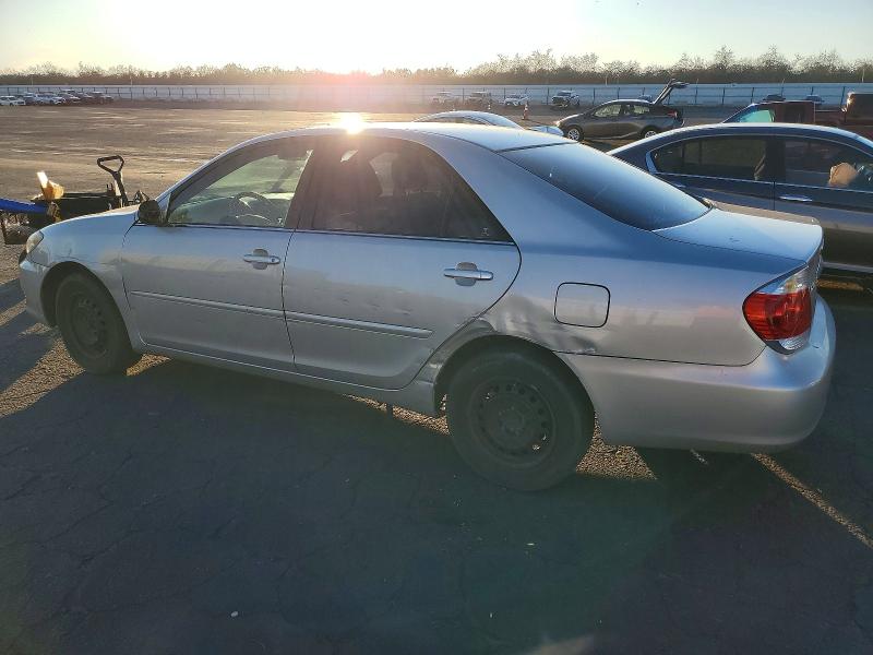 Photo 2 from auction – 2005 TOYOTA CAMRY LE with VIN 4T1BE32K75U028884