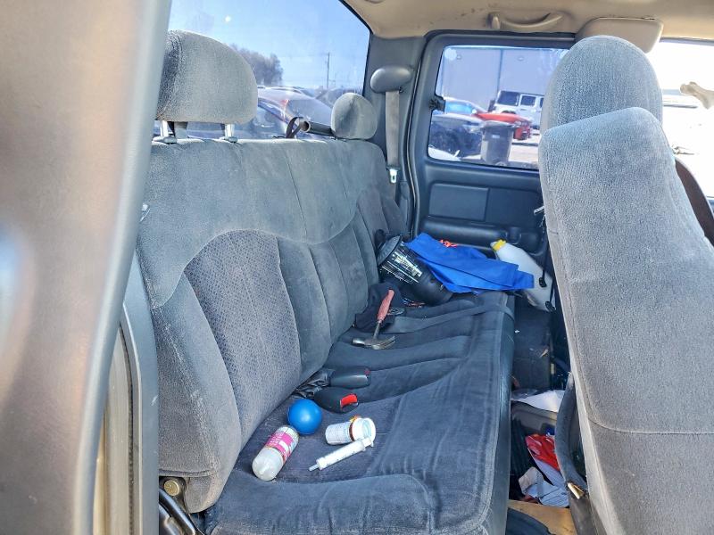 Photo 10 from auction – 2002 CHEVROLET SILVERADO with VIN 1GCEC19T02Z105362