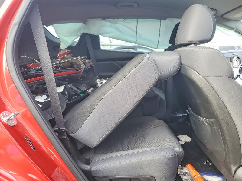 Photo 11 from auction – 2019 HYUNDAI SANTA FE with VIN 5NMS33AD6KH126983
