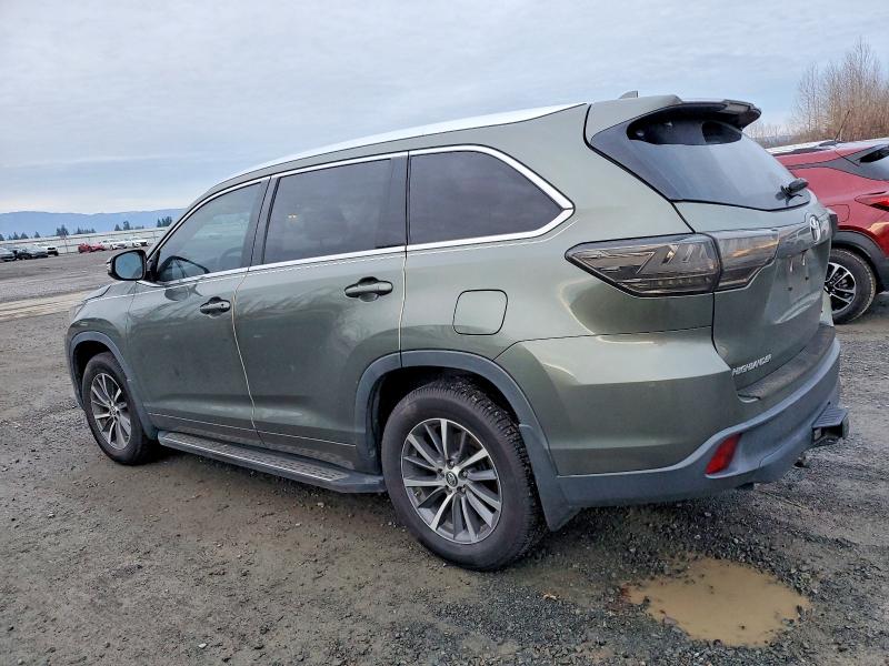 Zdjęcie 2 z aukcji – 2018 TOYOTA HIGHLANDER z VIN 5TDJZRFH8JS886515