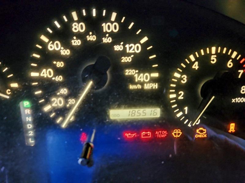 Photo 9 from auction – 2000 LEXUS RX 300 with VIN JT6HF10U8Y0114342