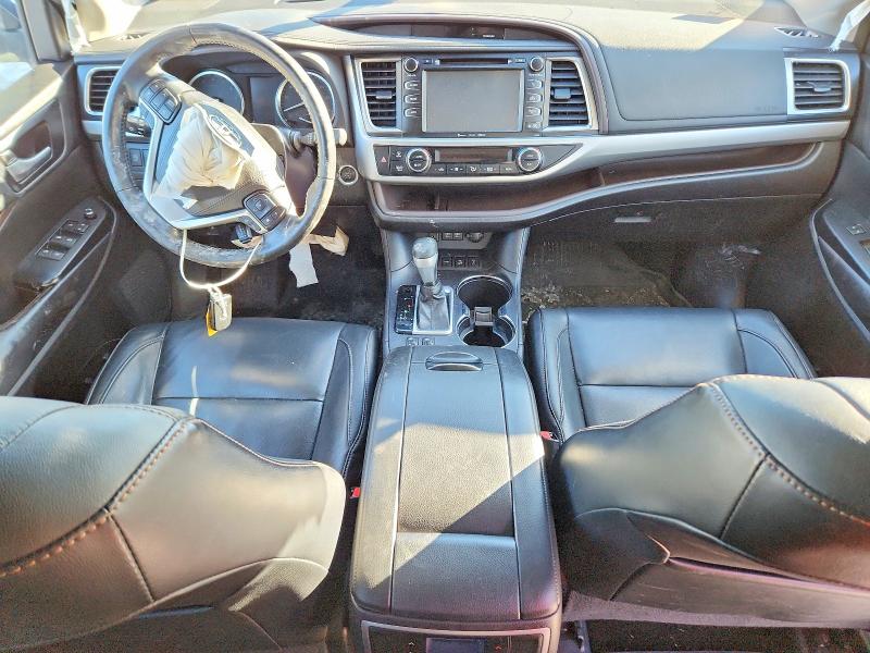 Photo 8 from auction – 2017 TOYOTA HIGHLANDER with VIN 5TDJZRFH9HS479412
