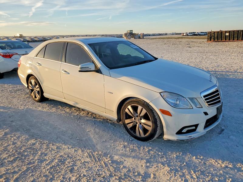 Photo 4 from auction – 2011 MERCEDES-BENZ E 350 BLUE with VIN WDDHF2EBXBA341268