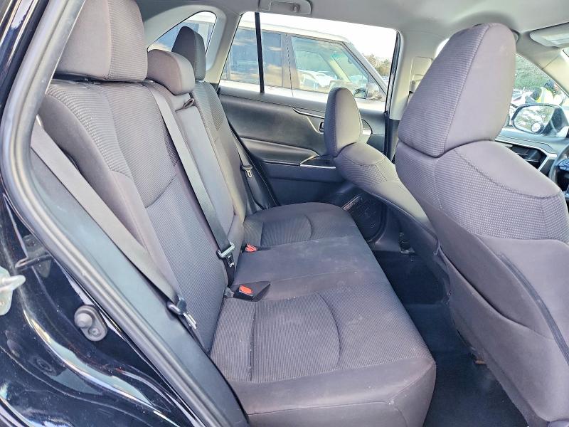 Photo 11 from auction – 2019 TOYOTA RAV4 LE with VIN 2T3F1RFV6KW043917