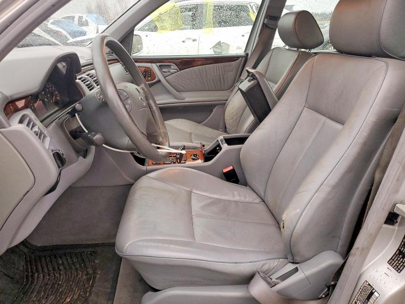Photo 7 from auction – 2000 MERCEDES-BENZ E with VIN WDBJF65J3YB030230