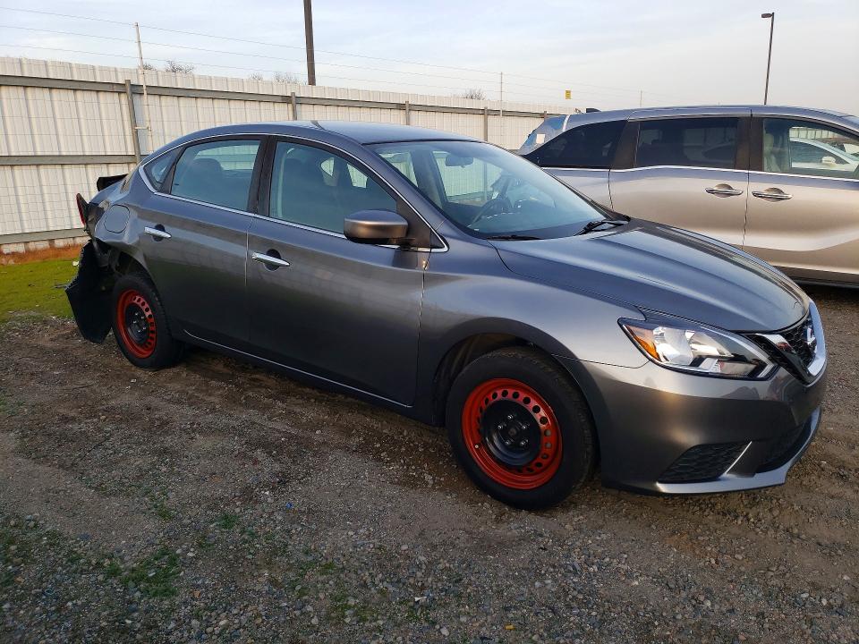 Photo 4 from auction – 2018 NISSAN SENTRA with VIN 3N1AB7AP2JY262339