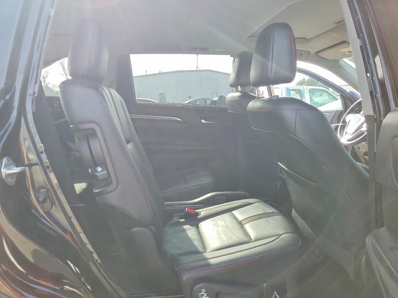 Photo 11 from auction – 2019 TOYOTA HIGHLANDER with VIN 5TDJZRFH6KS979597