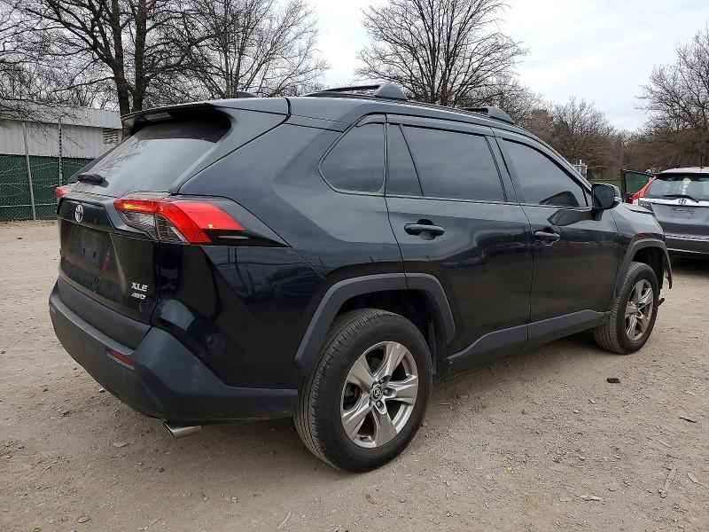 Photo 3 from auction – 2022 TOYOTA RAV4 XLE with VIN 2T3P1RFV2NC315616
