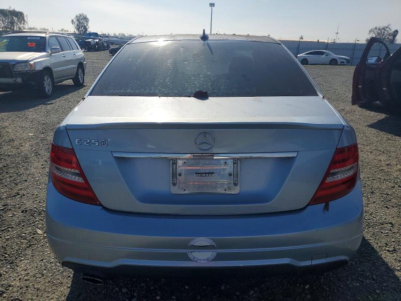 Photo 6 from auction – 2013 MERCEDES-BENZ C-CLASS with VIN WDDGF4HB0DR299216