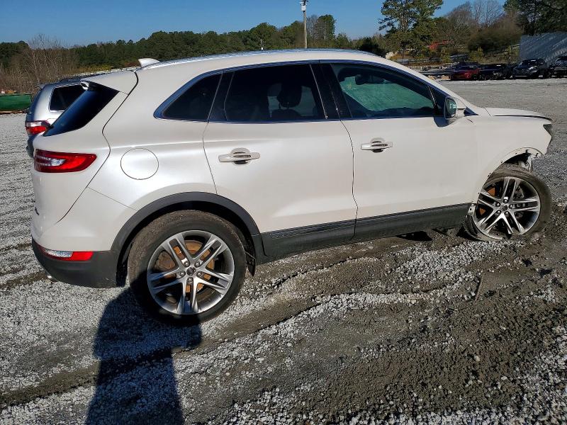 Photo 3 from auction – 2017 LINCOLN MKC RESERV with VIN 5LMTJ3DH6HUL08475