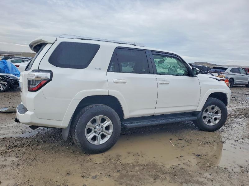 Photo 3 from auction – 2014 TOYOTA 4RUNNER SR with VIN JTEBU5JR7E5195981
