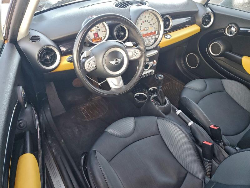 Photo 8 from auction – 2007 MINI COOPER with VIN WMWMF33537TT51371