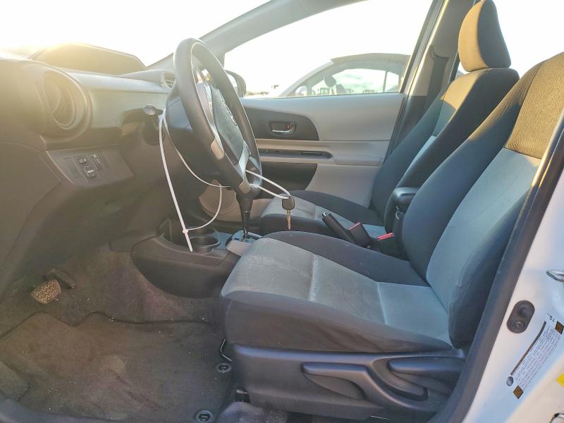 Photo 7 from auction – 2013 TOYOTA PRIUS C with VIN JTDKDTB30D1546836