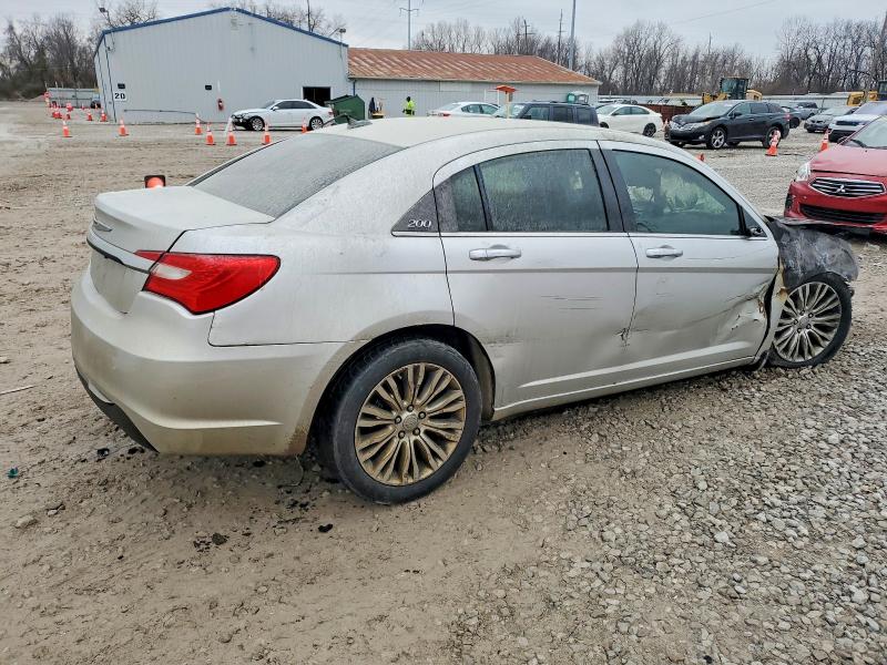 Photo 3 from auction – 2012 CHRYSLER 200 with VIN 1C3CCBCBXCN305160