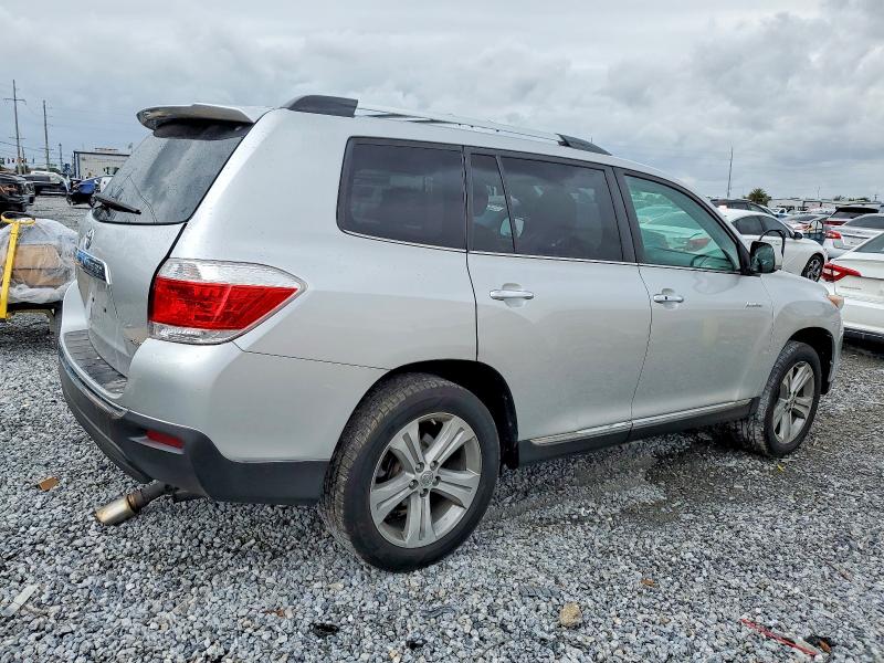 Photo 3 from auction – 2013 TOYOTA HIGHLANDER with VIN 5TDDK3EH9DS240369