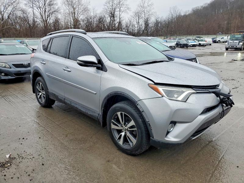 Photo 4 from auction – 2017 TOYOTA RAV4 XLE with VIN 2T3RFREV4HW581511