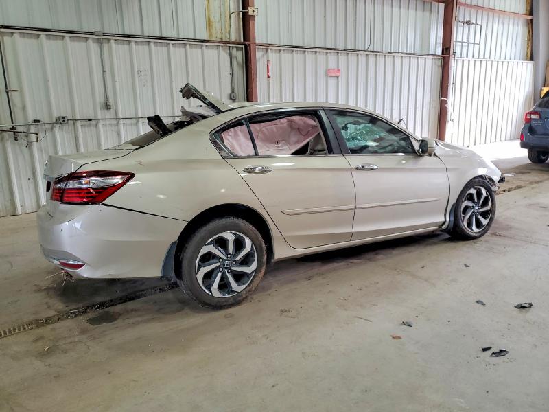 Photo 3 from auction – 2016 HONDA ACCORD with VIN 1HGCR2F04GA001695