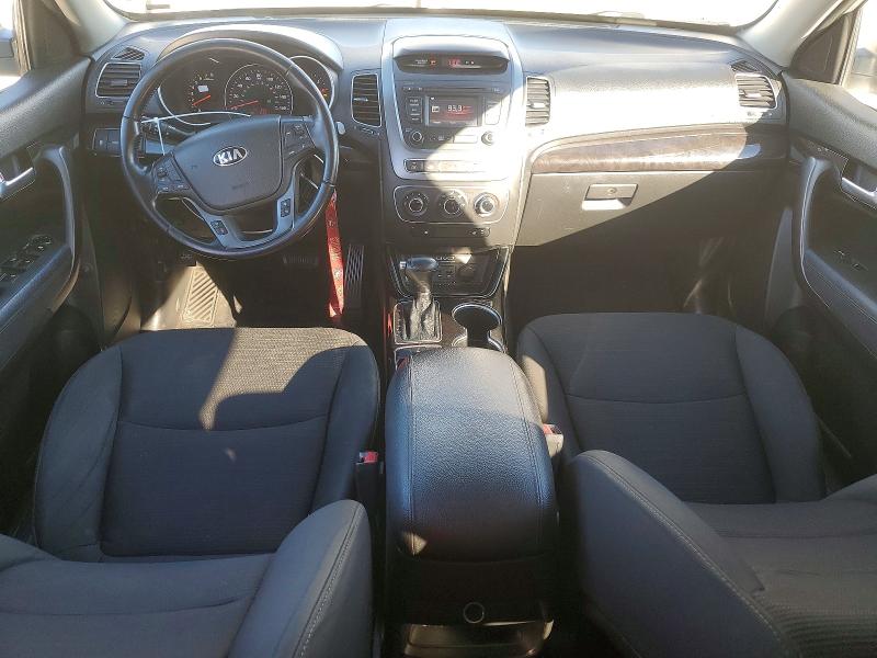 Photo 8 from auction – 2014 KIA SORENTO LX with VIN 5XYKT3A69EG448694