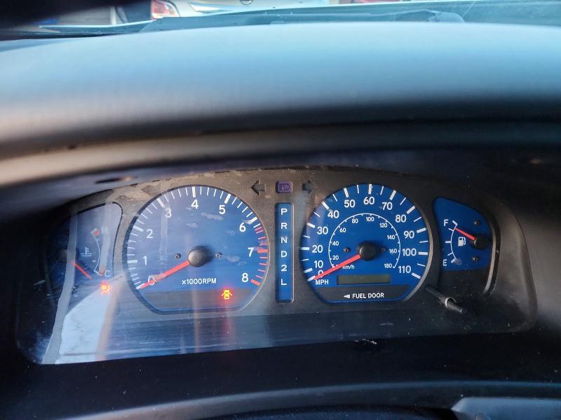Photo 9 from auction – 2002 TOYOTA SIENNA LE with VIN 4T3ZF13C02U455320