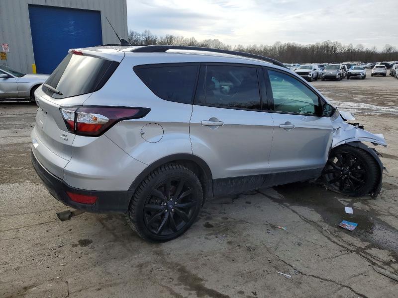 Photo 3 from auction – 2018 FORD ESCAPE SE with VIN 1FMCU9GD6JUD42332
