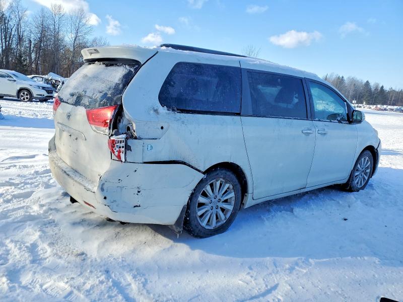 Photo 3 from auction – 2014 TOYOTA SIENNA XLE with VIN 5TDDK3DC2ES076793