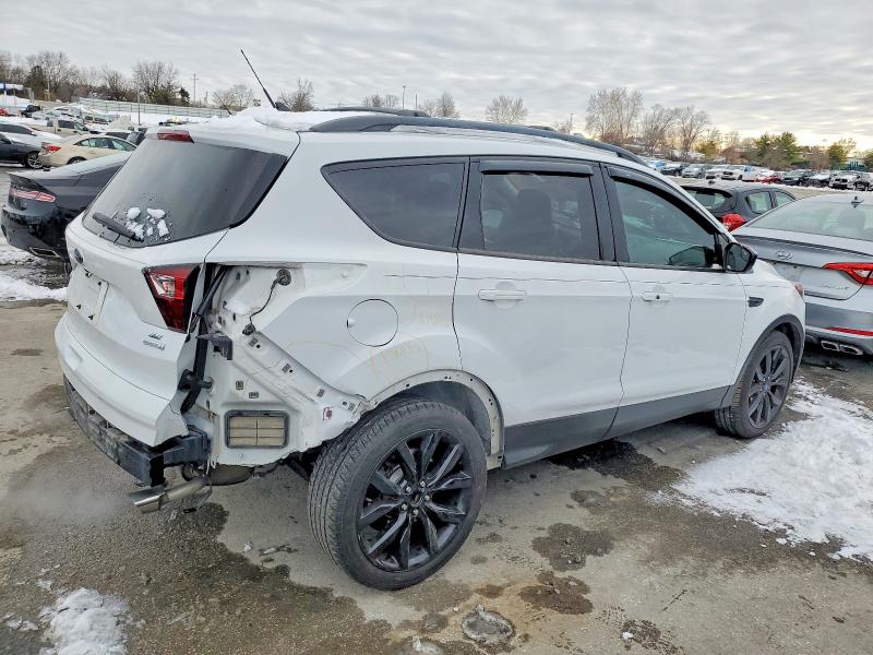 Photo 3 from auction – 2019 FORD ESCAPE with VIN 1FMCU0GD6KUC03413