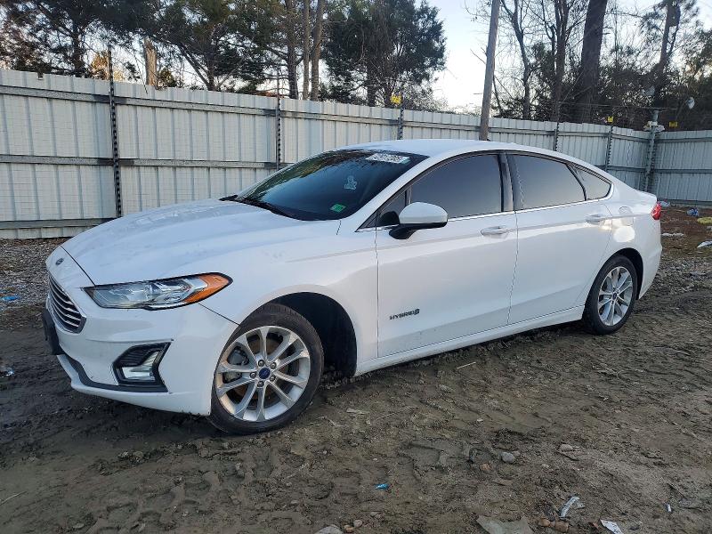 FORD FUSION 2019 with VIN 3FA6P0LU7KR257041 - Photo from auction