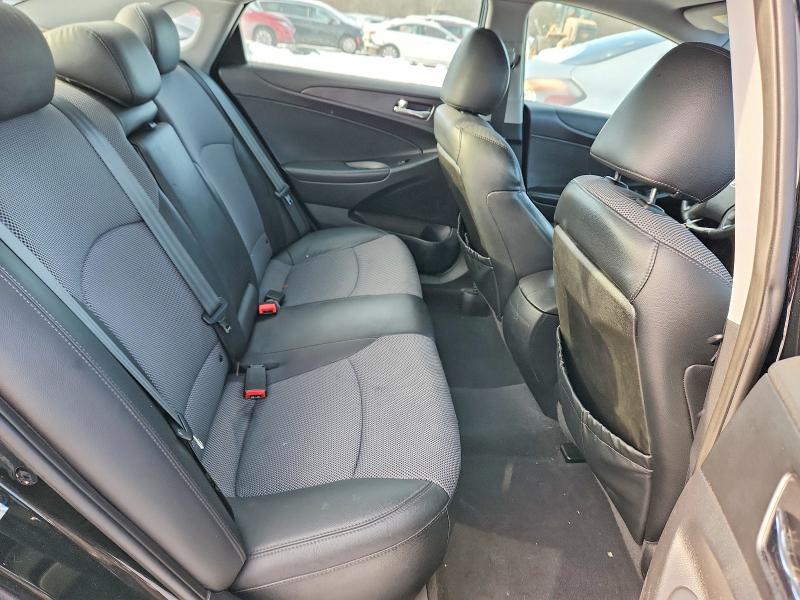 Photo 10 from auction – 2011 HYUNDAI SONATA SE with VIN 5NPEC4AC5BH108696