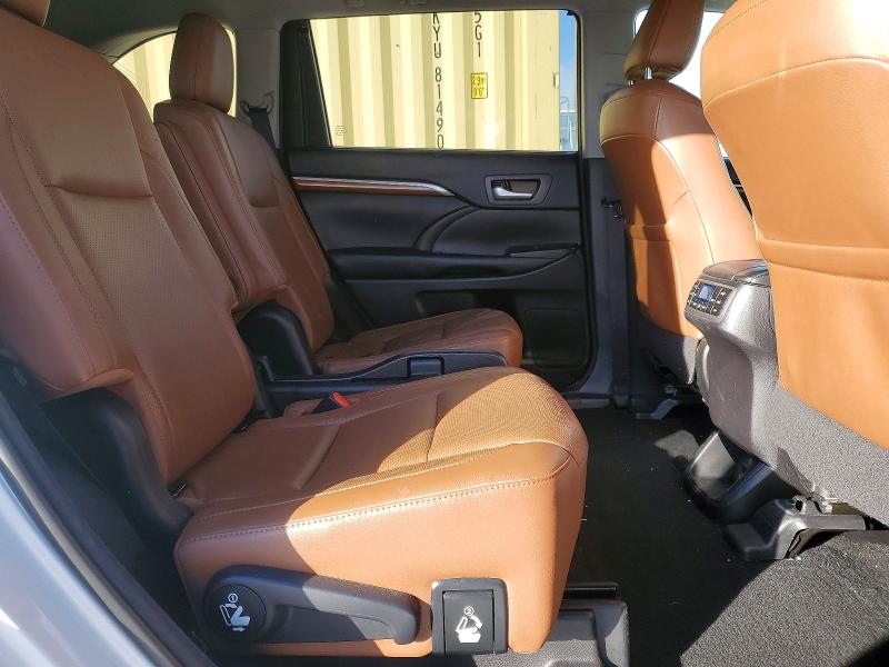 Фото 11 с аукциона – 2018 TOYOTA HIGHLANDER с VIN 5TDDZRFHXJS867462