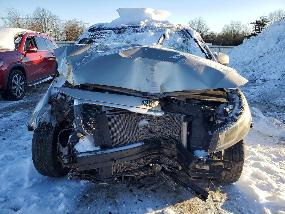 Photo 5 from auction – 2015 KIA SEDONA with VIN KNDMB5C10F6019408