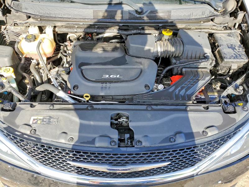 Photo 12 from auction – 2017 CHRYSLER PACIFICA with VIN 2C4RC1GG2HR619949
