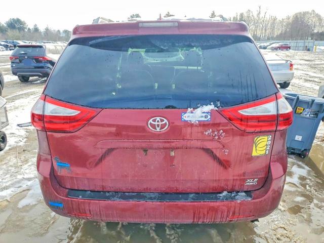 Photo 6 from auction – 2018 TOYOTA SIENNA XLE with VIN 5TDDZ3DC7JS194487