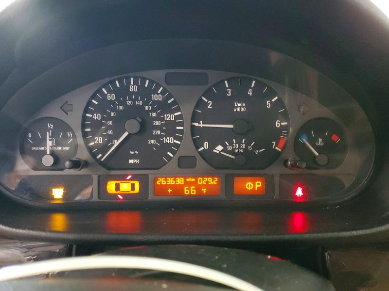 Photo 9 from auction – 2002 BMW 325 with VIN WBAET37432NG74124