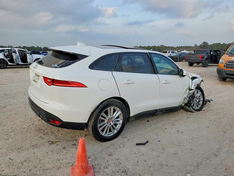 Photo 3 from auction – 2017 JAGUAR F-PACE PRE with VIN SADCK2BV5HA071720