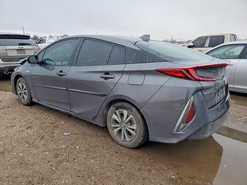 Photo 2 from auction – 2017 TOYOTA PRIUS PRIME with VIN JTDKARFP7H3009187