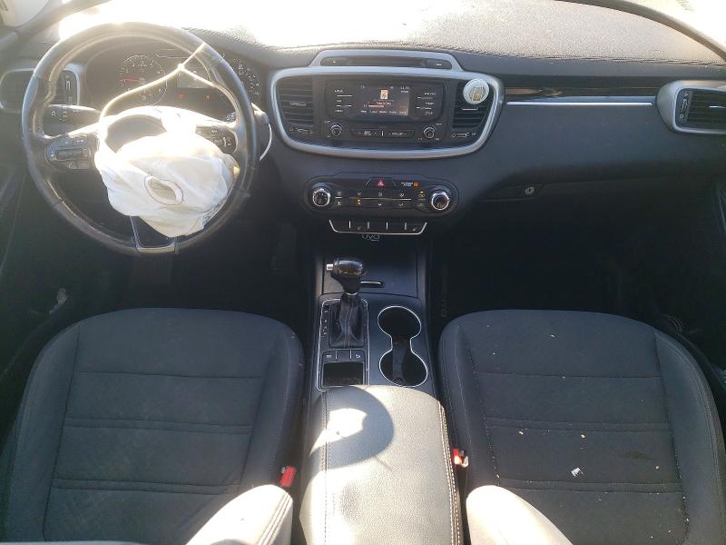 Photo 8 from auction – 2016 KIA SORENTO with VIN 5XYPG4A35GG006780