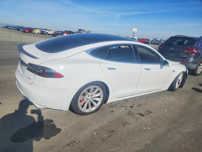 Photo 3 from auction – 2014 TESLA MODEL S with VIN 5YJSA1H17EFP37763