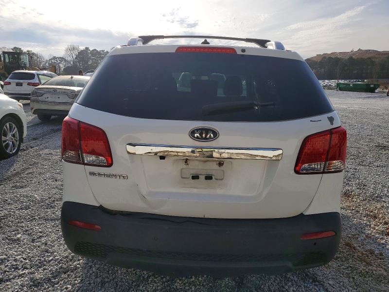 Photo 6 from auction – 2013 KIA SORENTO LX with VIN 5XYKT3A67DG419631