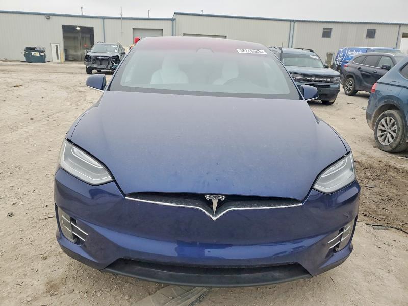 Photo 5 from auction – 2017 TESLA MODEL X with VIN 5YJXCAE29HF044775