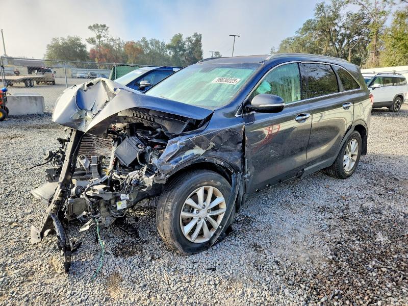 KIA SORENTO 2017 with VIN 5XYPG4A38HG321641 - Photo from auction