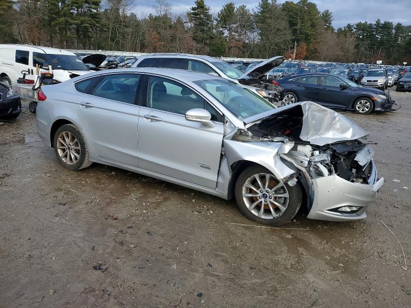 Photo 4 from auction – 2017 FORD FUSION with VIN 3FA6P0PU9HR345575