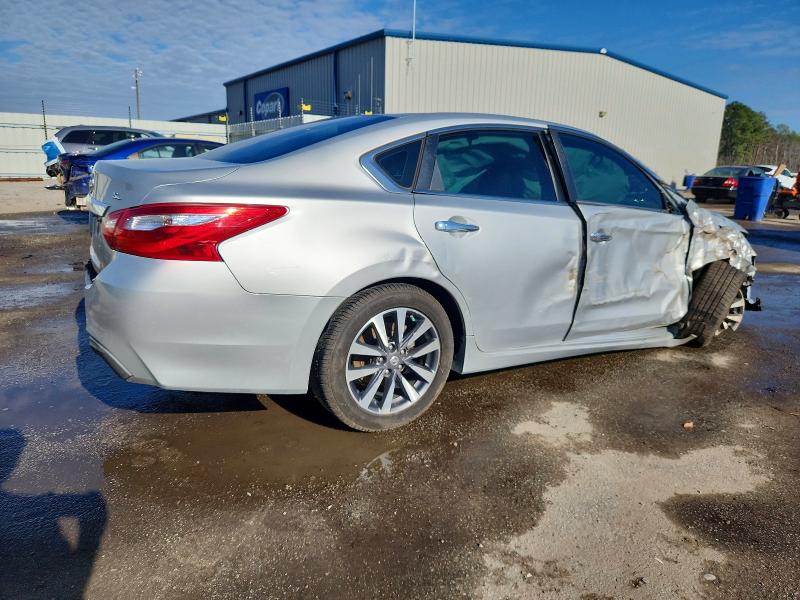 Photo 3 from auction – 2017 NISSAN ALTIMA 2.5 with VIN 1N4AL3AP1HC206369