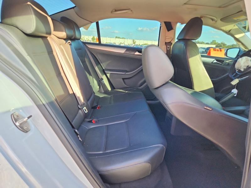 Photo 10 from auction – 2017 VOLKSWAGEN JETTA SE with VIN 3VWDB7AJ9HM269664