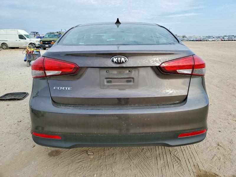 Photo 6 from auction – 2018 KIA FORTE LX with VIN 3KPFK4A70JE176790