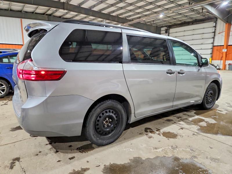 Photo 3 from auction – 2017 TOYOTA SIENNA with VIN 5TDZZ3DC6HS772921