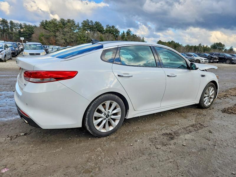 Photo 3 from auction – 2016 KIA OPTIMA EX with VIN 5XXGU4L39GG085879