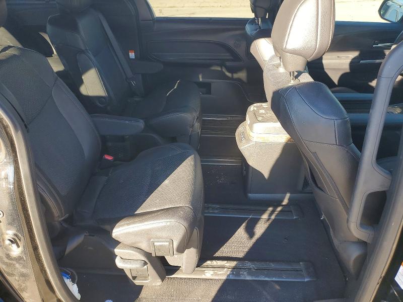 Photo 11 from auction – 2025 TOYOTA SIENNA LIM with VIN 5TDERKEC5SS231146